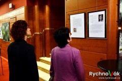 Otakar a Robin Kaločovi  vernisáž Klicperovo divadlo 2023 - id00014