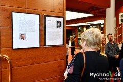 Otakar a Robin Kaločovi  vernisáž Klicperovo divadlo 2023 - id00019