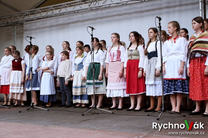 Otvírání studánek 2024 v letovisku Studánka