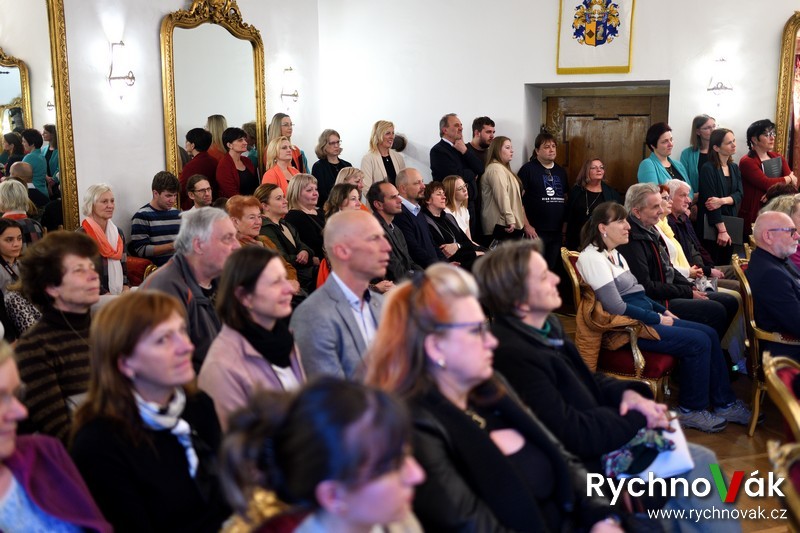 Zrcadlový sál na zámku v Doudlebách nad Orlicí